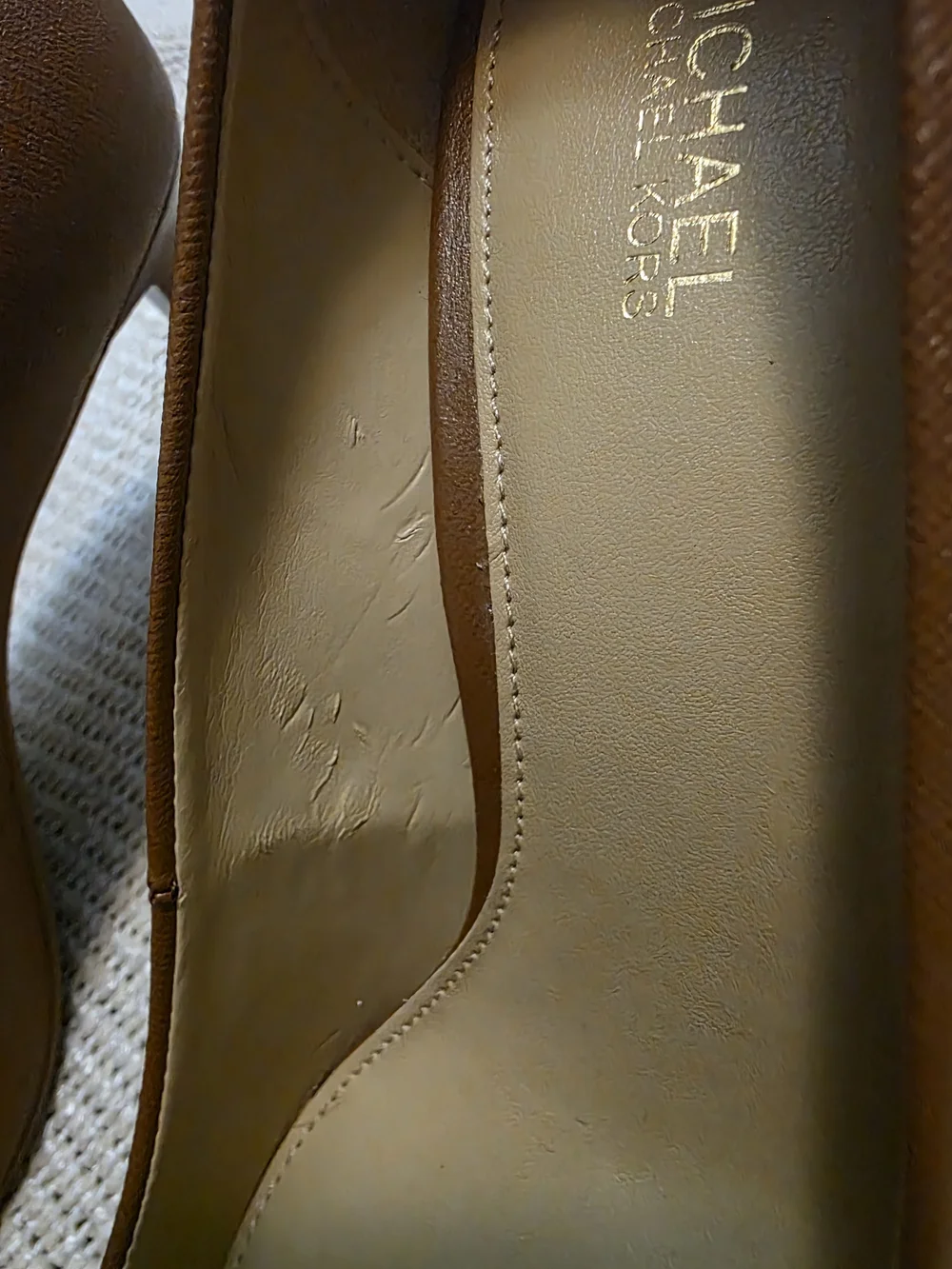 NEW Michael Kors Camel Brown Saffiano Leather Pumps – Size 8
